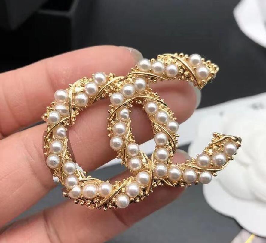 

Designer Brooch Famous Letter Diamond Brooches Pin Tassel Women Jewelry Clothing Decoration high quality, Gray