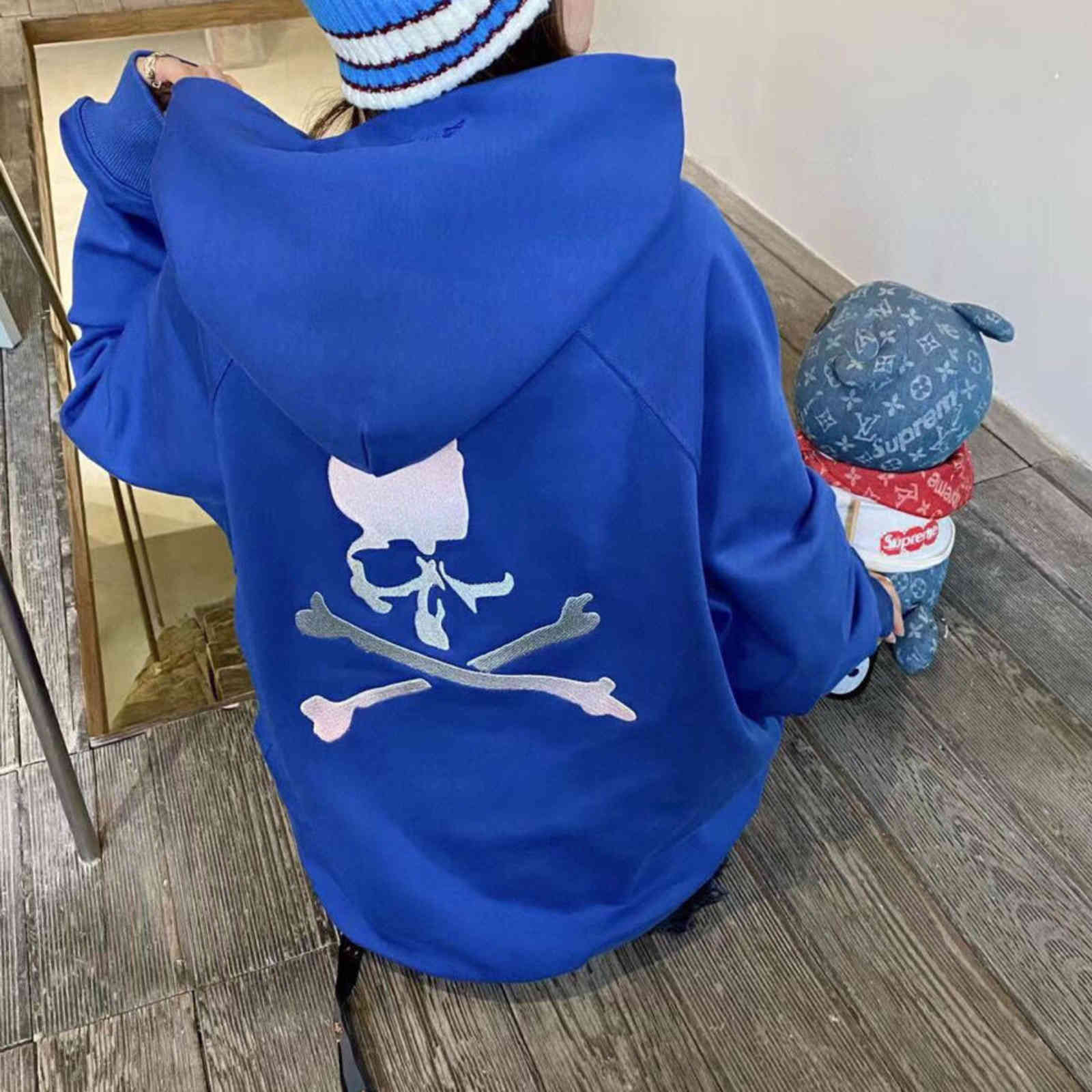 

[superior Quality]kiss x Mmj Gradient Skull Embroidered Hoodie New Men's Women's Fashion in Autumn and Winter, Blue