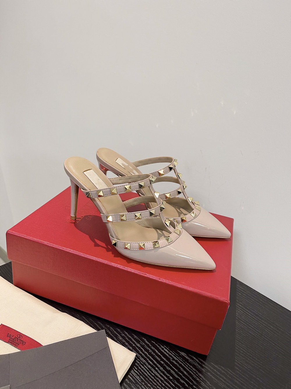 

Valentino Shoes Luxury Designers Shoes 2021 fashion sandals high heels high quality imitation counter brand sandals high heels k13-3