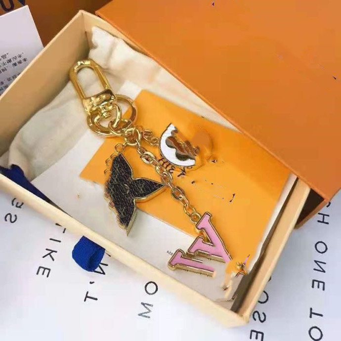 

Classic Old Key Chain Pendant Male and Female General Network Tiktok Couples with the Same Metal M69008