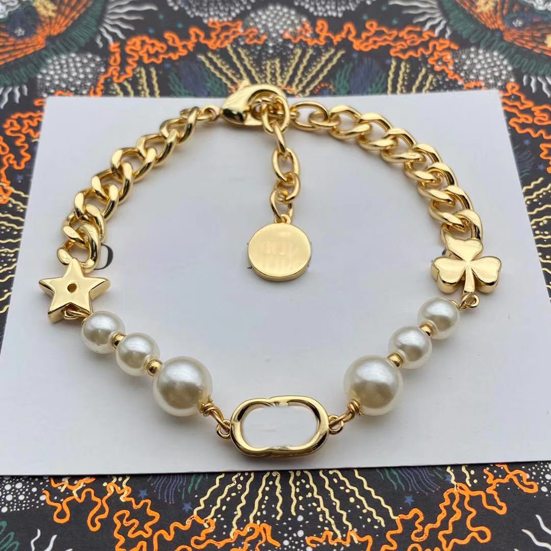 

Fashion Brand Charm Bracelets Pearl Designer Bracelet Lady Design Women Party Wedding Lovers Gift Luxury Jewelry for Bride