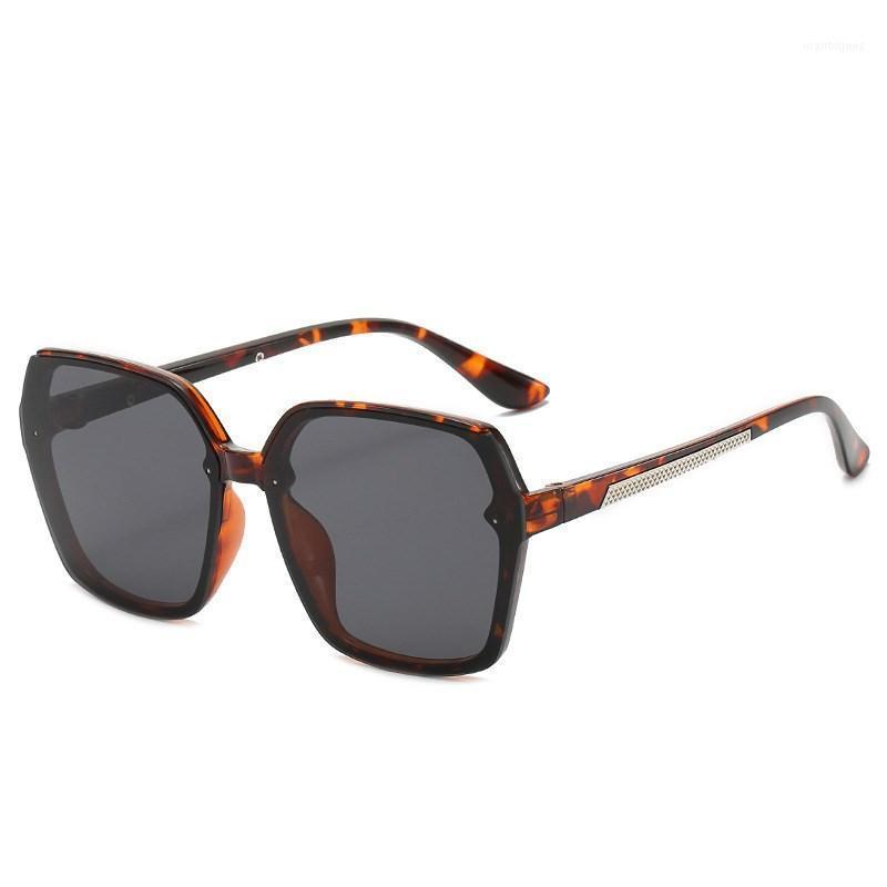 

Sunglasses Vintage White Frame Oversized Square Plastic Women Outdoor Men Glasses Anti-Reflective Black Mirror Uv4001