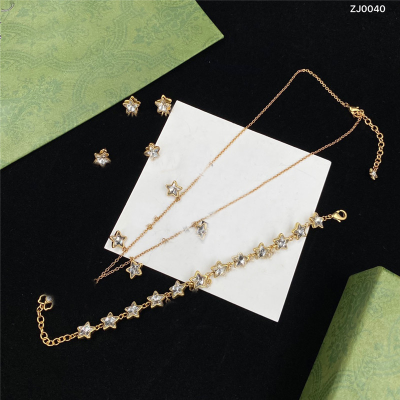 

Luxury Letter Star Necklace Diamond Bee Pendant Bracelet Alphabet Crystal Jewelry Sets Rhinestone Earrings, As pic