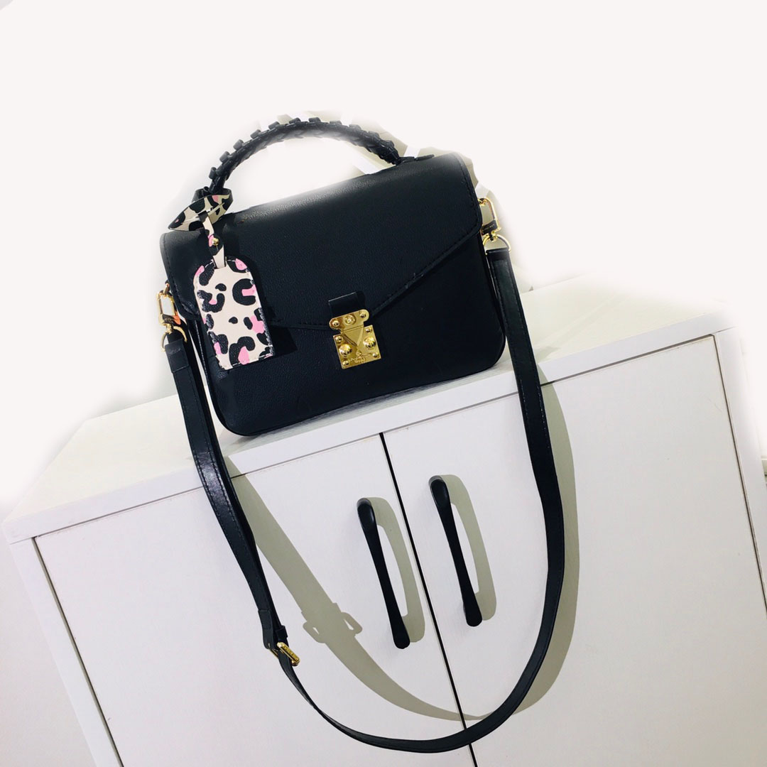 

luxurys designers crossbody bag Women handbag Leopard Print Pochette Metis elegant shoulder bags crossbodys free ship