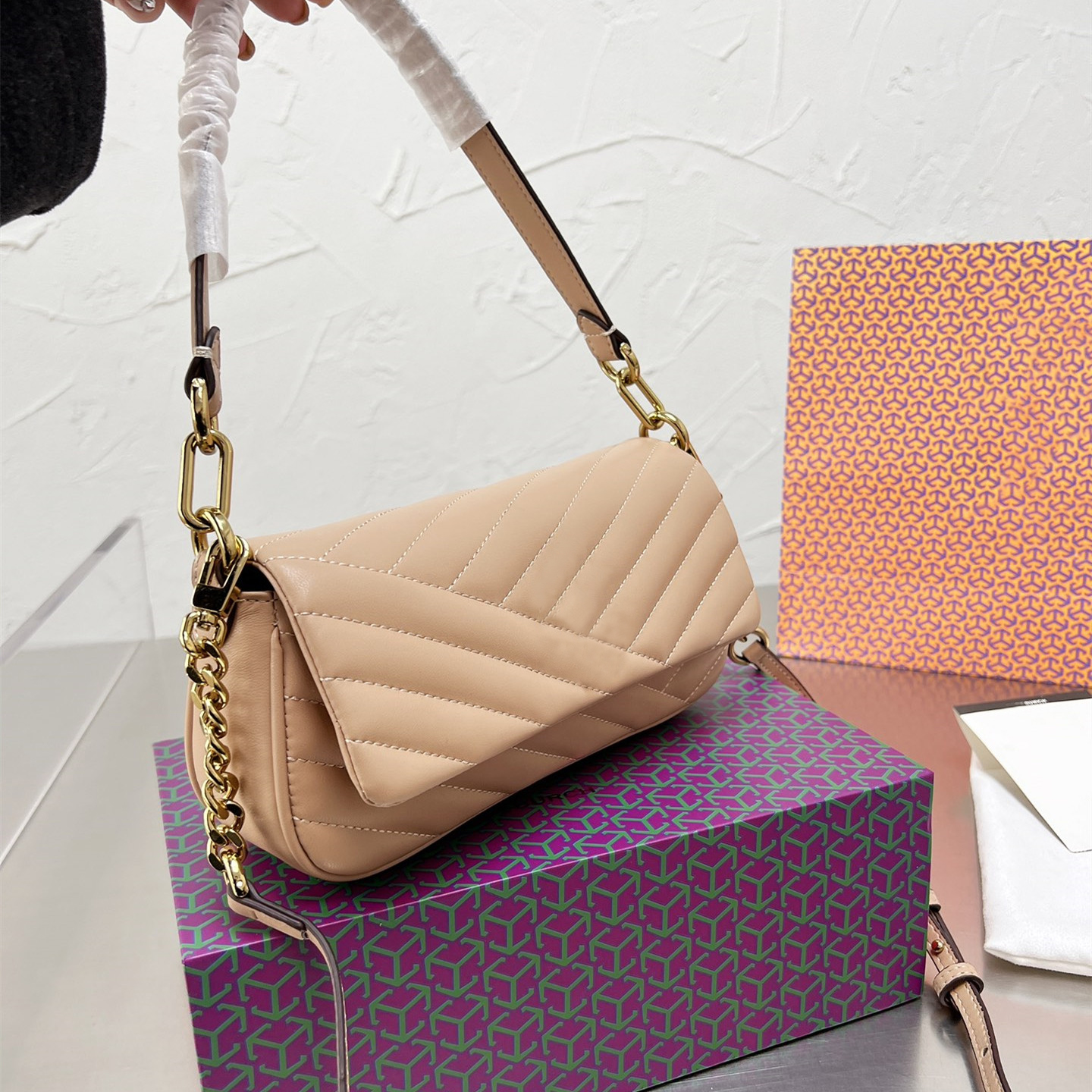 

Fashion handbag shoulder bags high quality women crossbody wallet fashion Versatile Fade-Free Hardware Comes with Box Dust Bag, White