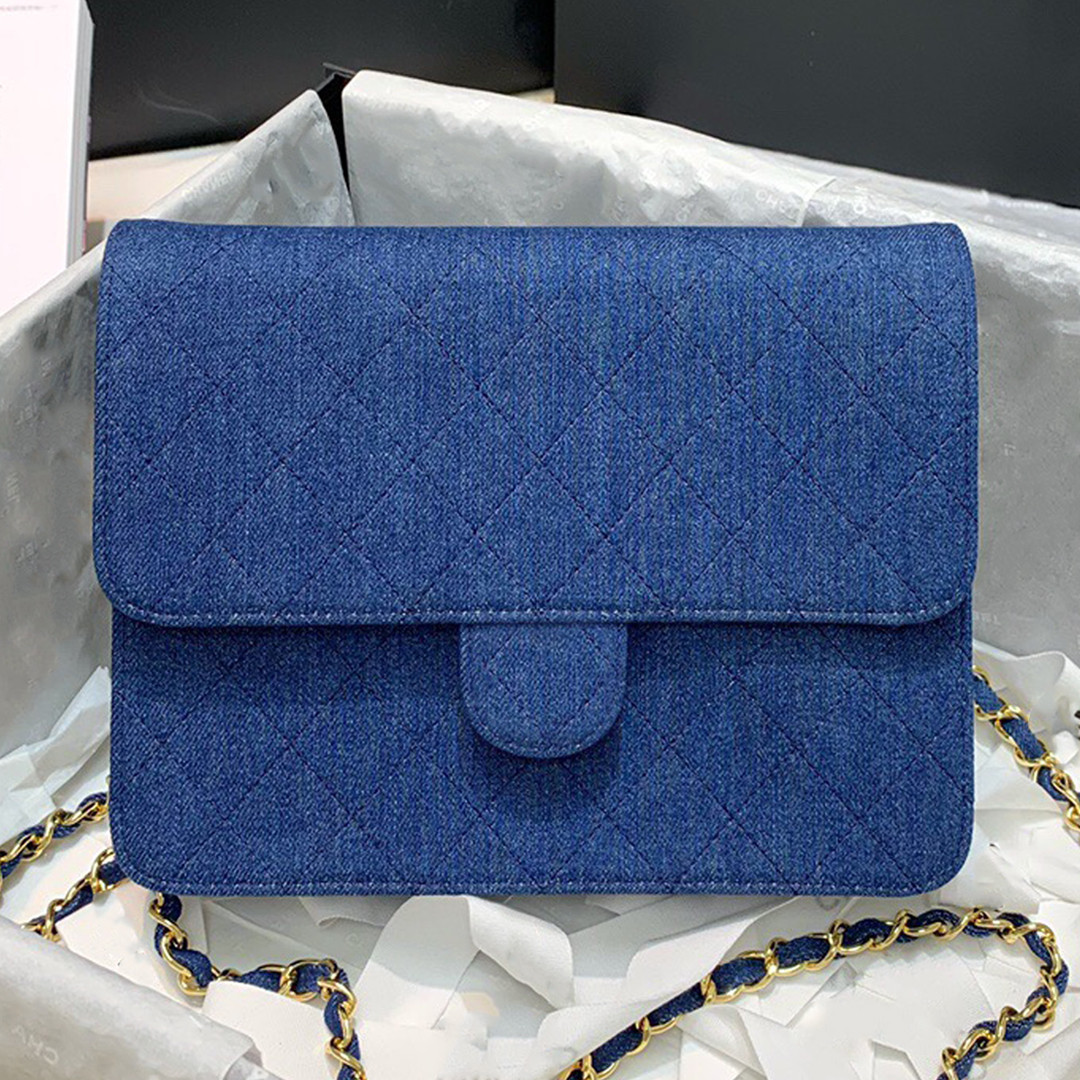 

86066 Classic Lady oblique straddle bag, 7A high-end customized quality, fashionable, generous and durable.