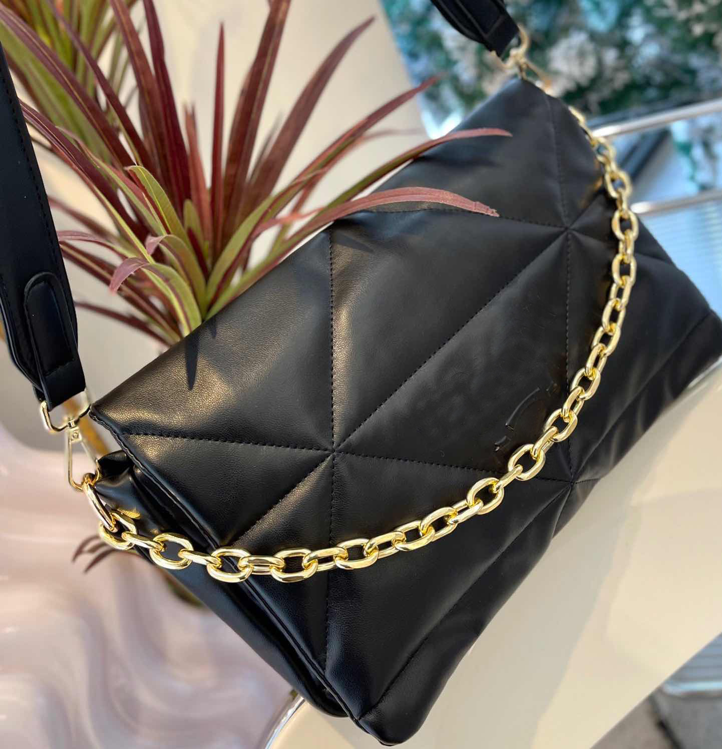 

Top cross body designer shoulder bags fashion Lingge Gold Chain Handbag men's and women's luxury diagonal bag high quality, Make up for price