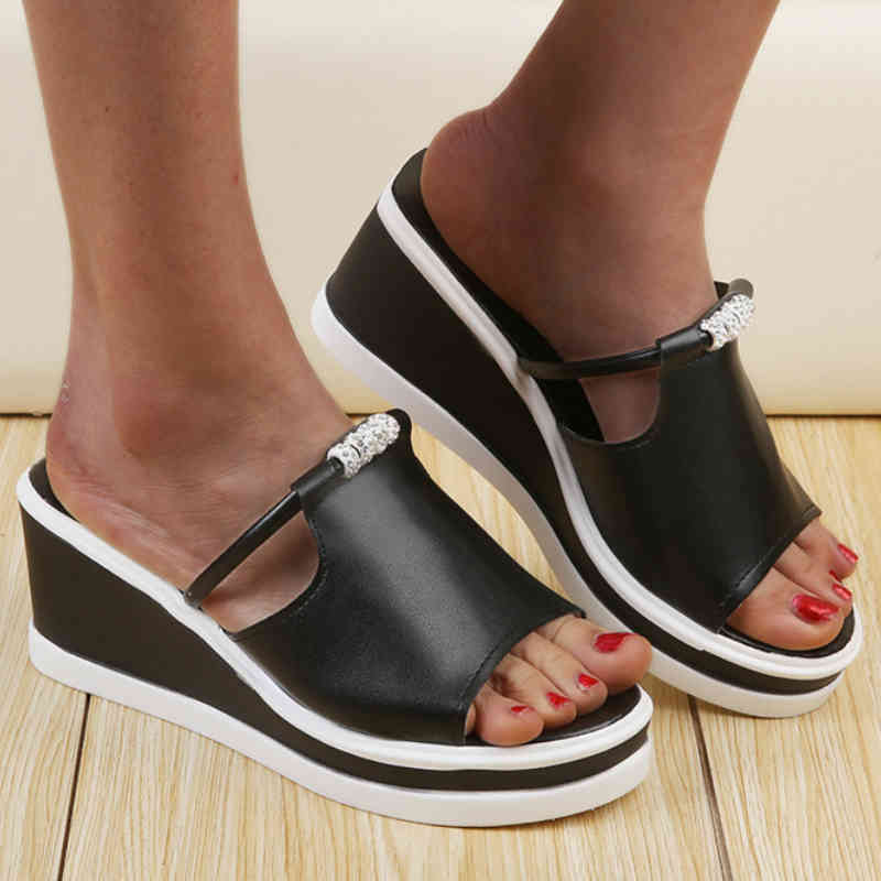 

Women Summer Slippers Platform Wedges Famele Heels Peep Toe Beach Outdoor Slides Casual Sandals Ladies Shoes Slides for Women, Black