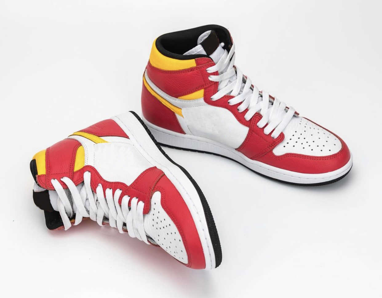 

2021 Released Authentic 1 Light Fusion Red 1s Men Outdoor Shoes 555088-603 White Laser Orange Black Sports Sneakers With