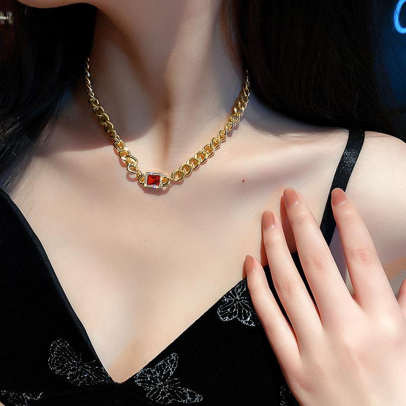 

Pendant Necklaces Fashion Exaggerated Metal Chain Crystal Trendy Women's Necklace Retro Charm Clavicle Women, Silver
