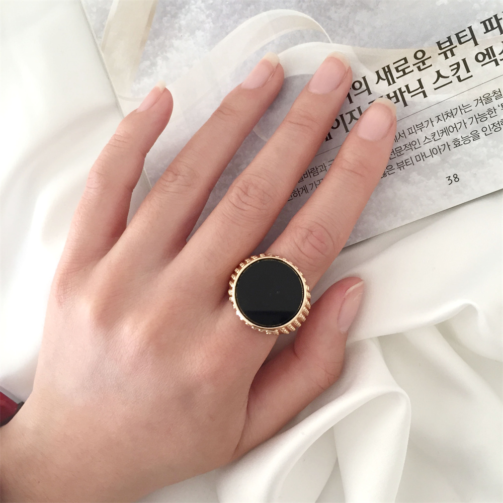 

New Trendy Gold Color Plating Black Acrylic Round Decorated Signet Ring For Women Girl Unisex Elegant Casual Chic Boho Jewelry
