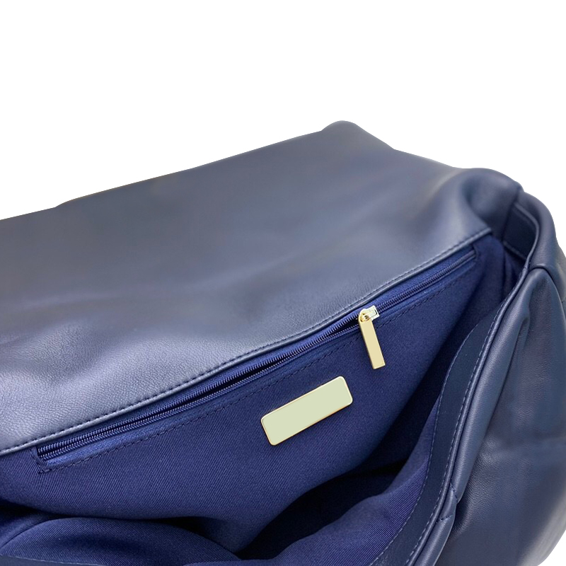 

26cm Size Goatskin Leather Crossbody Bag Hot-selling Bag, Box