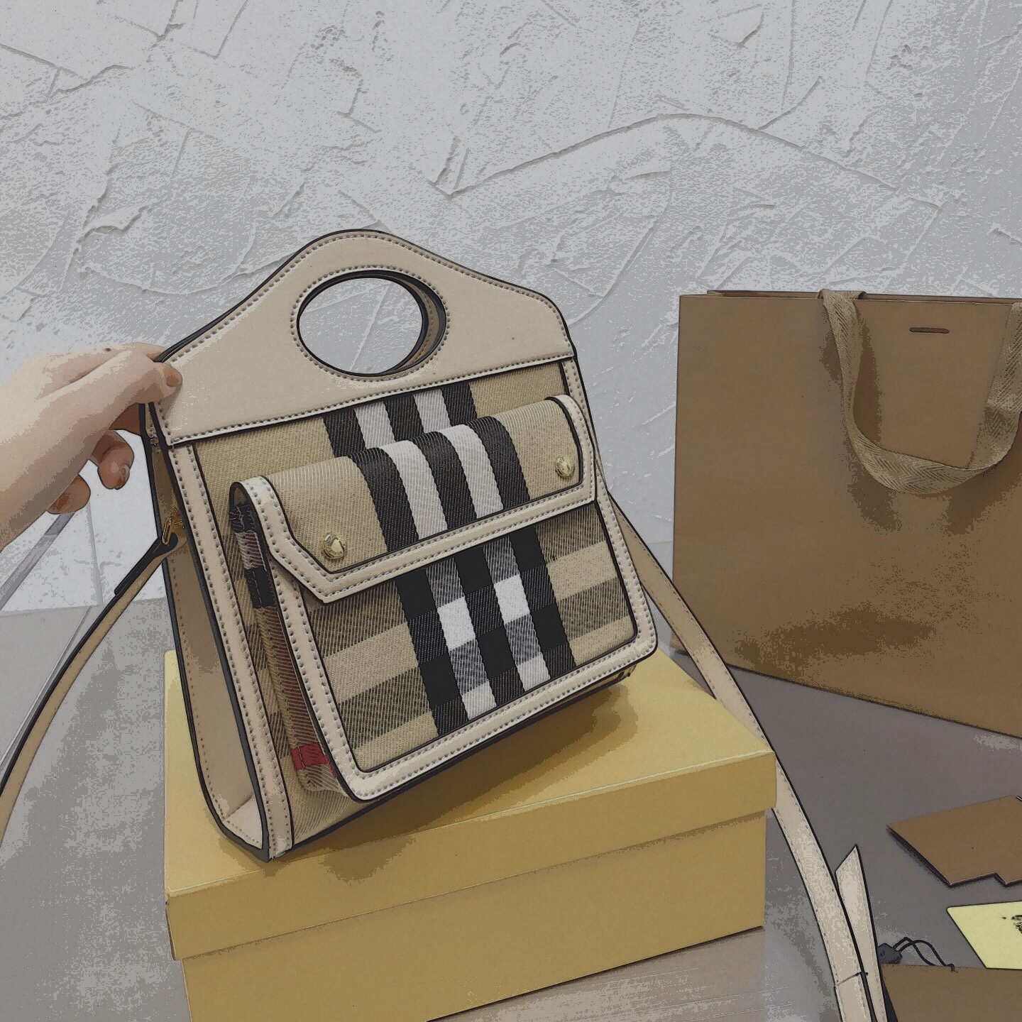 

Classic Design 5A Postman Bag Cotton And Linen Kraft Patchwork Plaid Contrast Color Handbag Lady Crossbody Bags Business Trip Shoulder Package