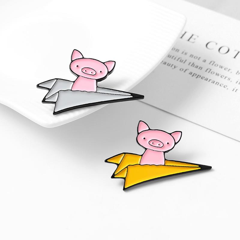

Pins, Brooches Fashion Cartoon Pig Paper Airplane Piggy Enamel Lapel Pins Cute Animals Badges Gifts For Friends Wholesale Jewelry, Gray