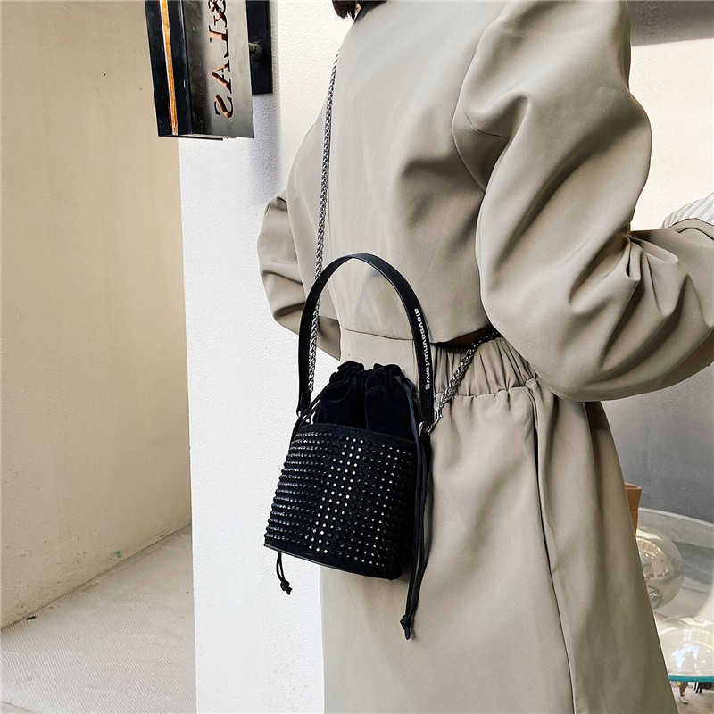 

2021 Trend Drill Dinner Bucket Temperament Casual Hand Shoulder Bag Fashion Women's Bag, White
