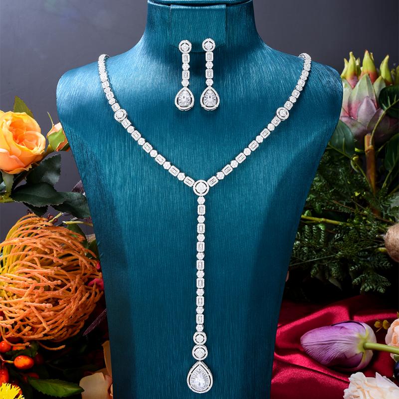 

Earrings & Necklace Soramoore Trendy Gorgeous Sparkly Luxury Long Jewelry Set For Noble Brides Wedding Jewellery High Quality, Silver