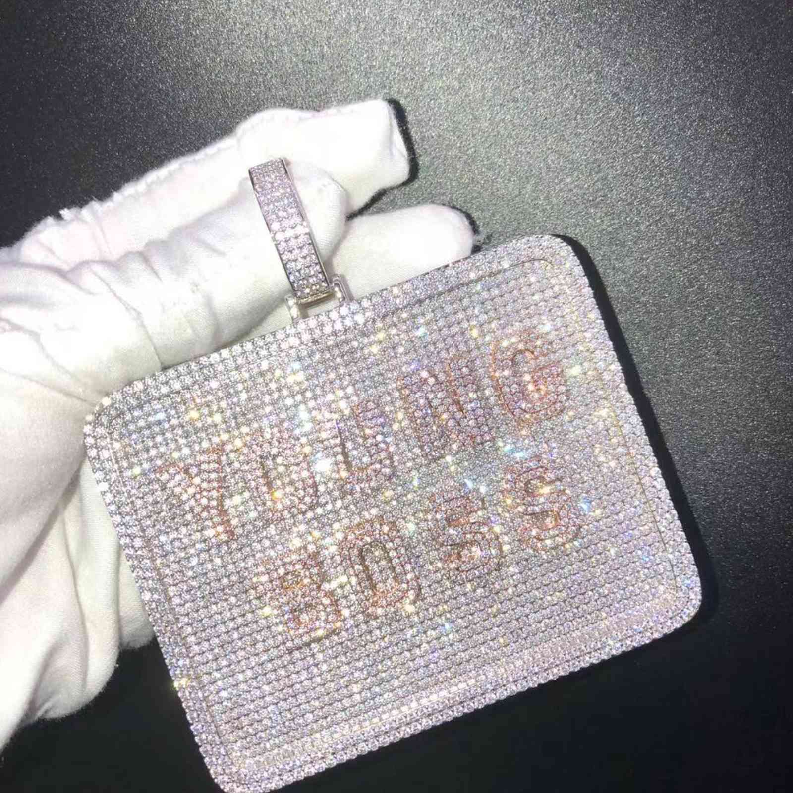 

NEW Arrival Big Size Round Disk Pendant Iced Out y Bling CZ Custom Initial Number Symbol Spin Pendant Necklace