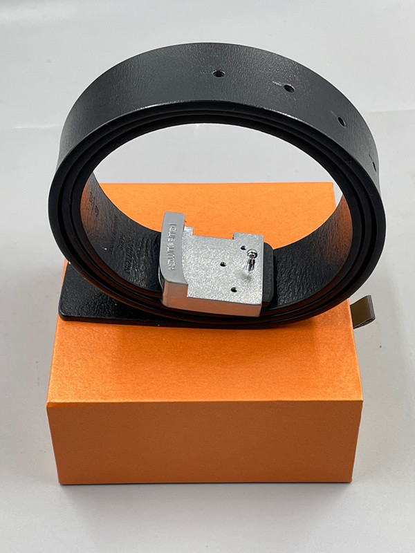 

2021 Men's Fashion Designer Belt Ladies Leisure Leather Luxury Black Gold Silver Buckle Belts with Gift Box, 3.8 cm with gift box