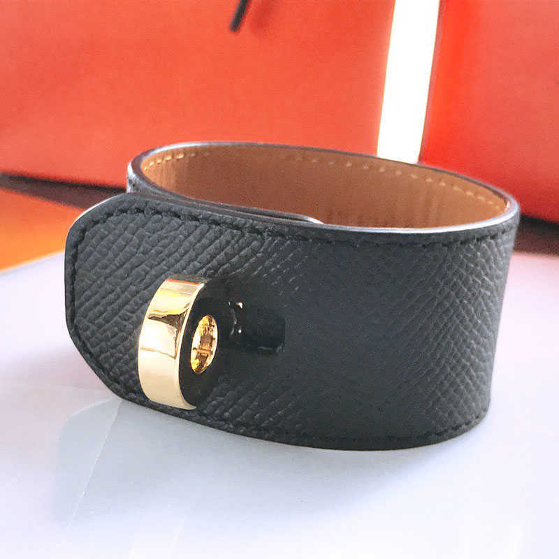 

Fashion Jewelry Genuine Leather Bracelet with Lock for Women the Best Gift Q0720