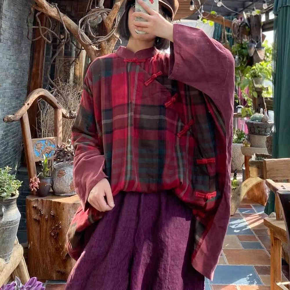 

Johnature Women Bat Sleeve Shirts And Tops Red Plaid Spring Cotton Linen Blouses Chinese Style Shirts Female Vintage Tops 210521