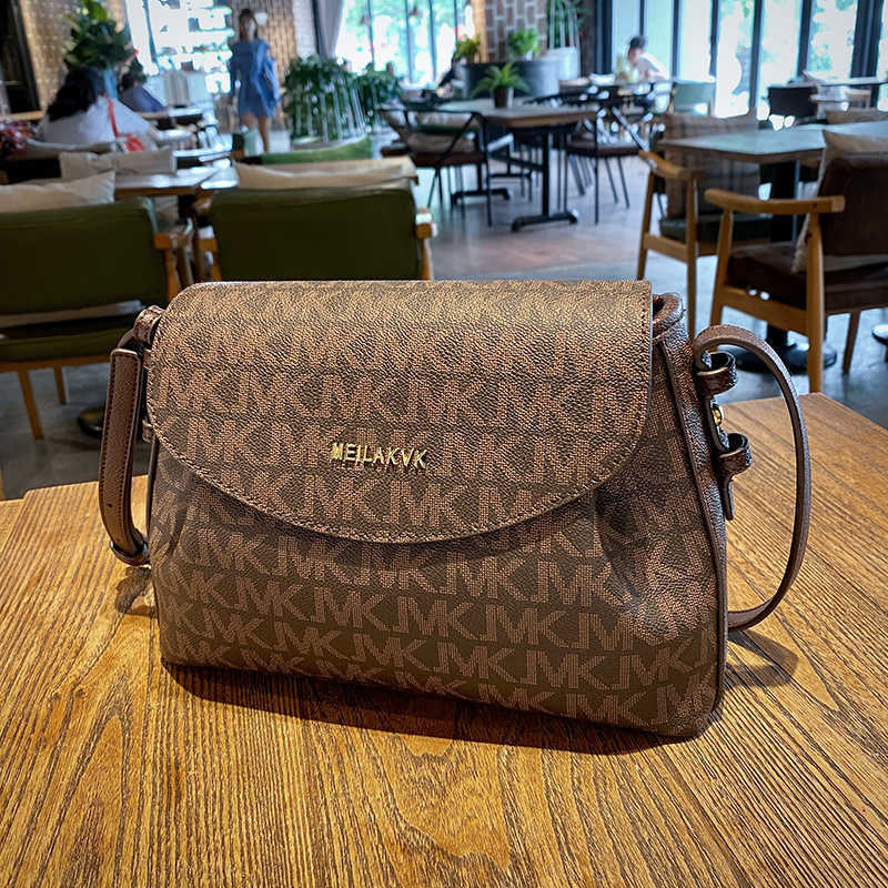 

Hong Kong Women's bag 2021 spring and summer new fashion, versatile, high-class, niche vkj One Shoulder Messenger Bag, Brown