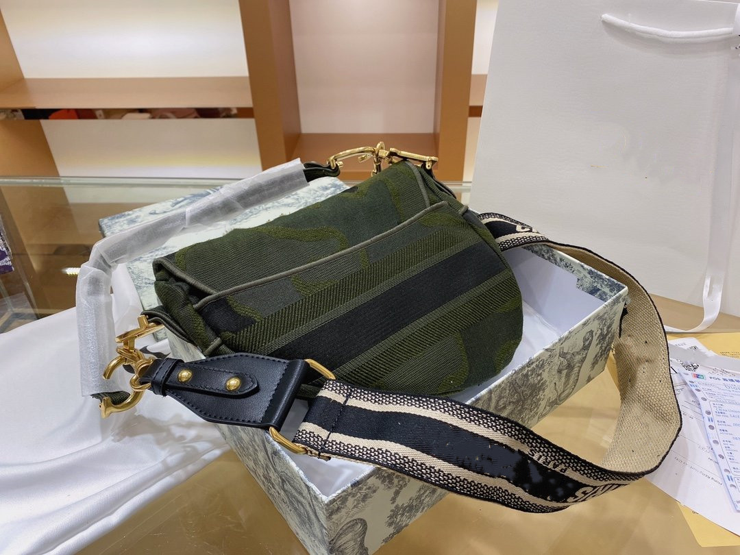 

Classic Ladies Fashion Bag Luxury Designer 100% Leather Handbag Retro Green Camouflage Saddle Bags Personality Nubuck Leathers Irregular Shoulder Packet, With box