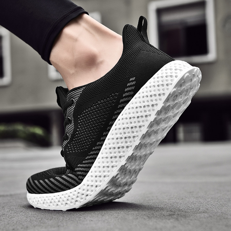 

Top Quality Sneakers Womens Mens Running Shoes Breathable Knitted Fabric Lace Up Athletic Trainers Size Eur 38-46 Code: LX18-0507
