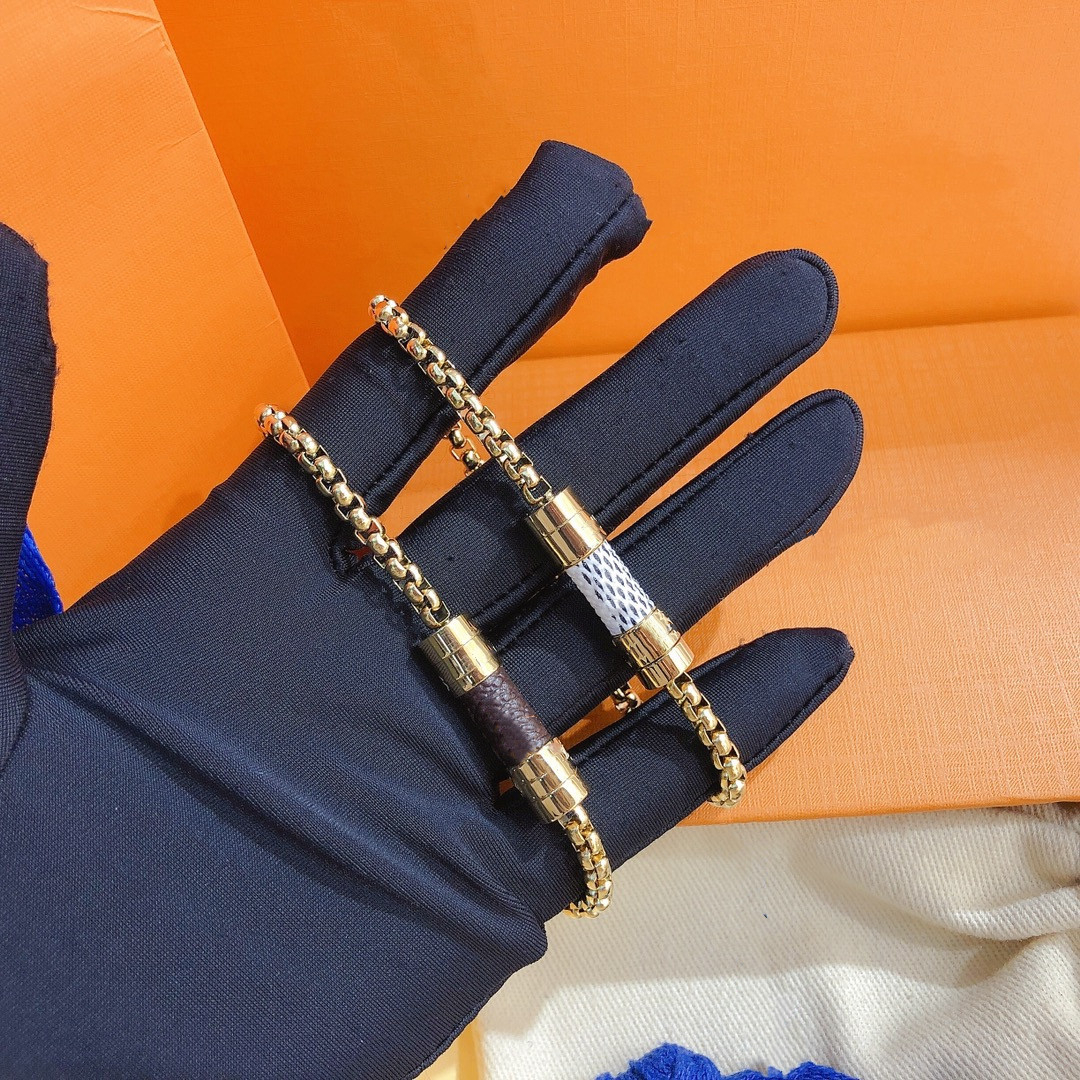 

2022 Luxury Classic Fashion Four Leaf Clover Love bracelet Chain Shell Bracelets Charm Brand Bangle Hand jewelry men and women