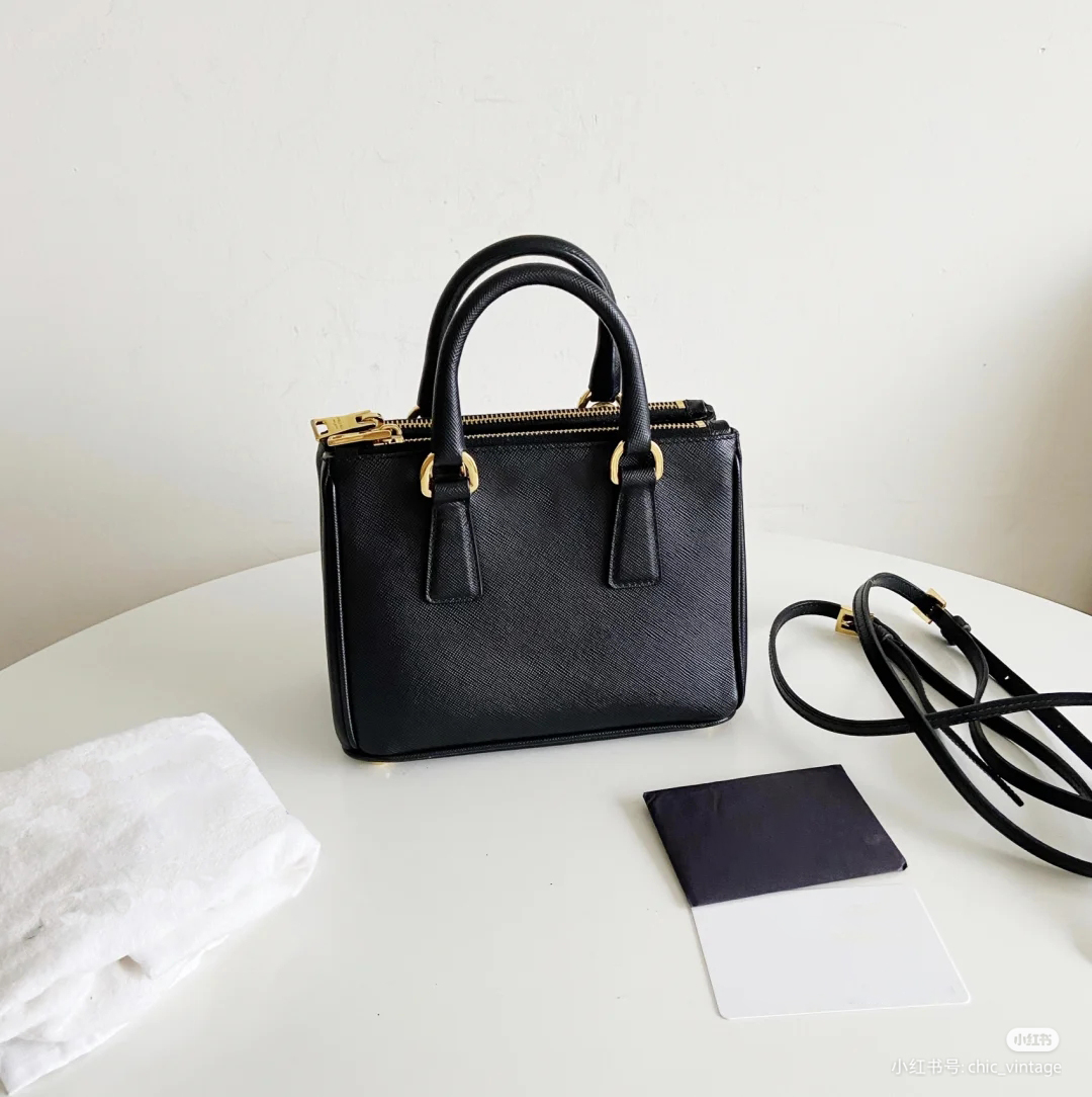 

22 Designers Wallets lady Luxury killer bag fashion Letter shoulders bags handbag casual sack wallet mobile Famous designer black leather ladies gift Saffiano Bags, Style 0