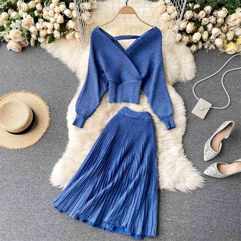 

Autumn Winter Women Knitting Pleated Skirt Suits Sexy Cross V-neck Batwing Sleeve Short Sweater Two Pieces Set 210603, Caramel