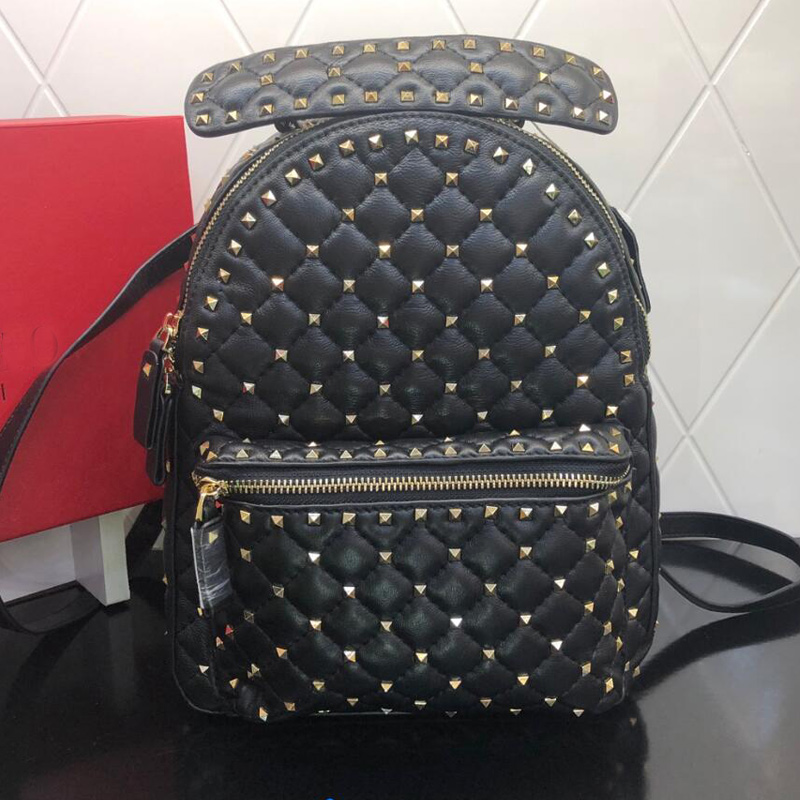 

Spike Backpack Rivet Shoulder Bag Sheepskin Genuine Leather Quilted Handbag Purse Adjustable Strap Backpacks Top Handle Totes Schoolbag High