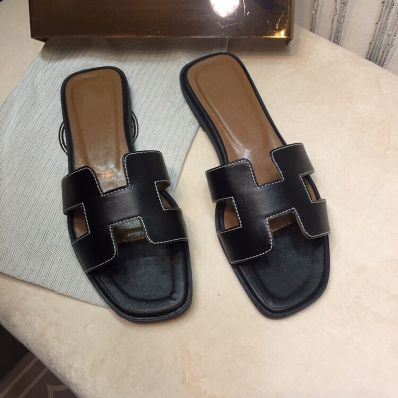 

2021 Kanye West Slippers Men's Women's Foam Runner Clog Sandals Bone Desert Sand Resin Waterproof Toilet 36-45, Black