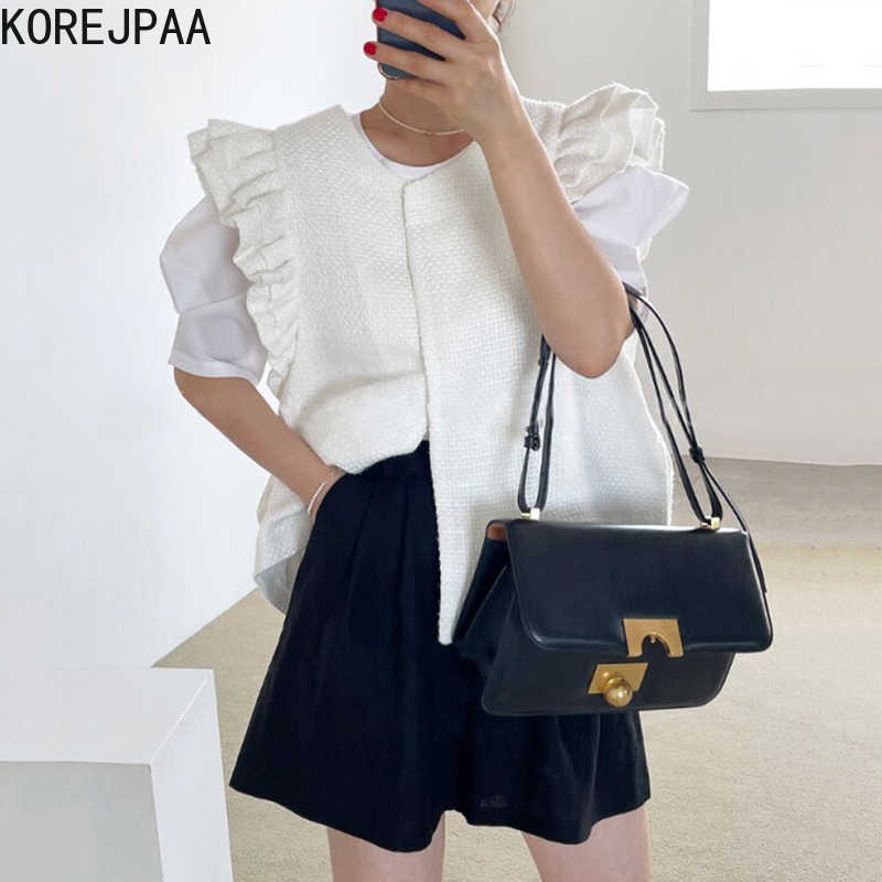 

Korejpaa Women Set Summer Korean Retro Three-Button Double-Layer Wood Ear Vest Coat High Waist Loose Casual Wide-Leg Shorts 210526, White t-shirt