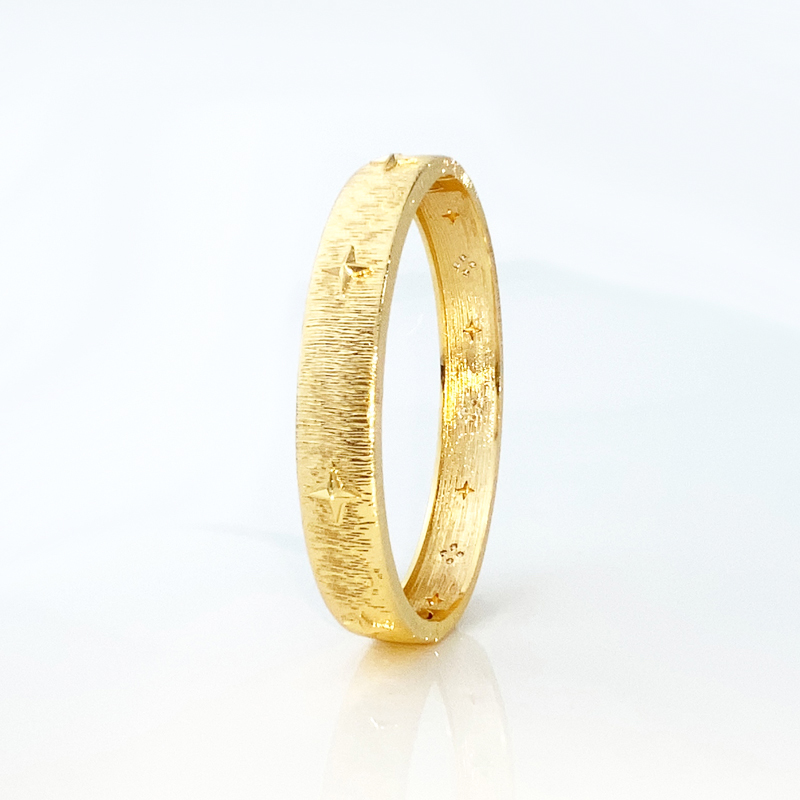 

Classic Design Bridal Wedding Bangle Woman Copper Zircon Flower Stars Love Gold Bracelet For Women Personalized Fashion Dainty Jewelry Wholesale 2 Colors