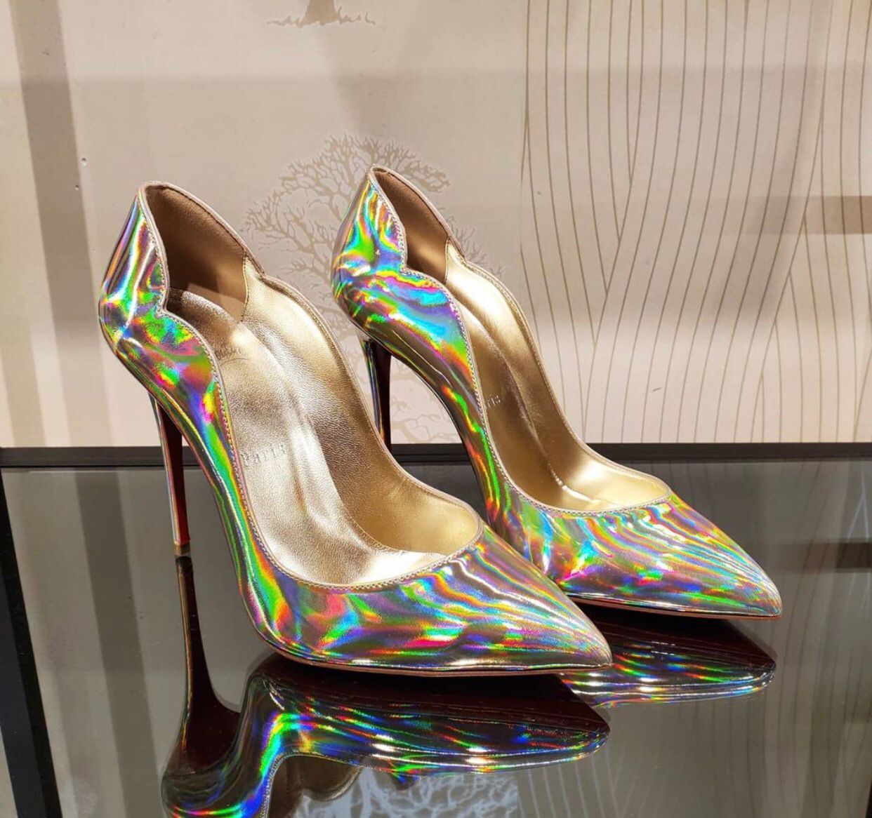 

Perfect Brands Hot Chick Dress Shoes Pointed Toe Women's Red Bottom Pumps Wedding Party Ladies Sexy Lady High Heels EU35-43