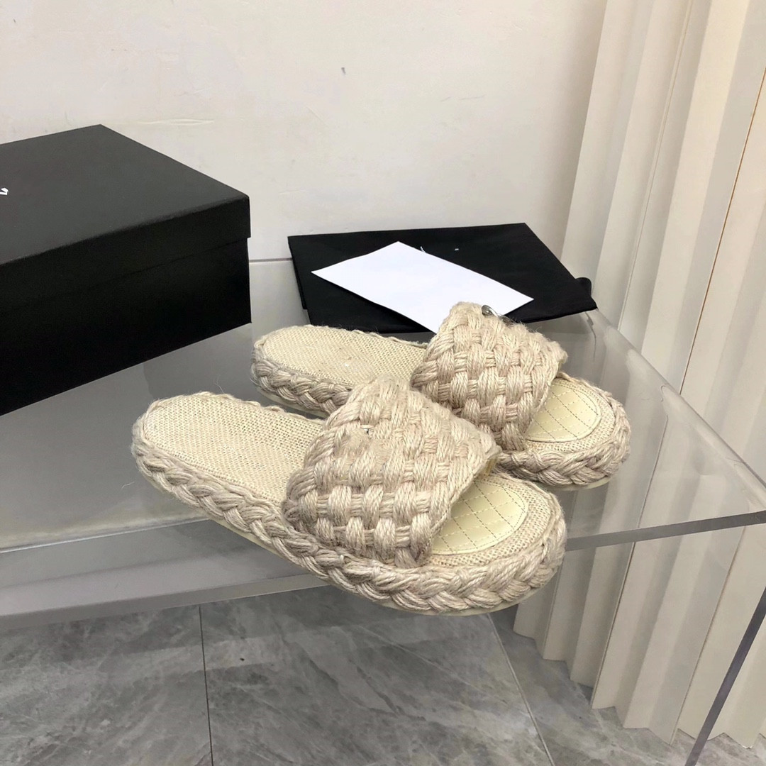 

Slides Foam Runners Sandal Designer Sliders Designer Slippers women shoes solid genuine leather chain weaving flat bottom soft comfort fashion luxury size for 35-41, Black leather chain