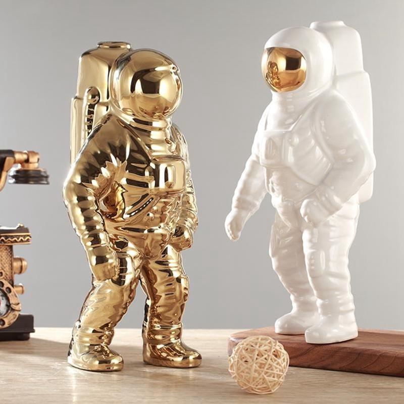 

Interior Decorations Ceramic Cosmonaut Model Ornament Car Garden Statue Gold Space Man Sculpture Astronaut Fashion Vase Creative Modern