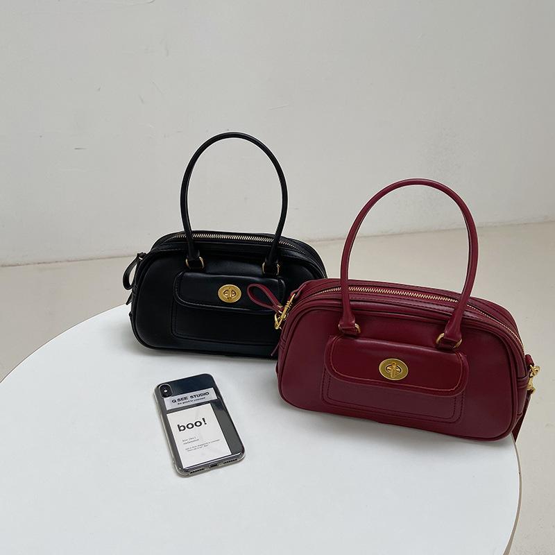 

Women Bag Shoulder Vintage Underarm Female Shopper Bags PU Leather Messenger Sac Handbags, Black