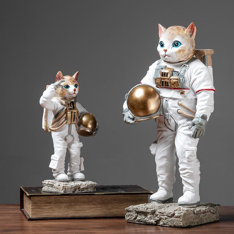 

Nordic Home Creative Astronaut Space Dog Stray Earth Decoration Soft Gift Decorative Objects & Figurines