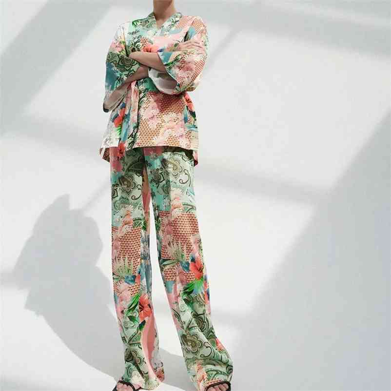 

2 peices sets for women summer V-neck bathrobe-style lace-up print top + Printed loose trousers girl 210524, Pants