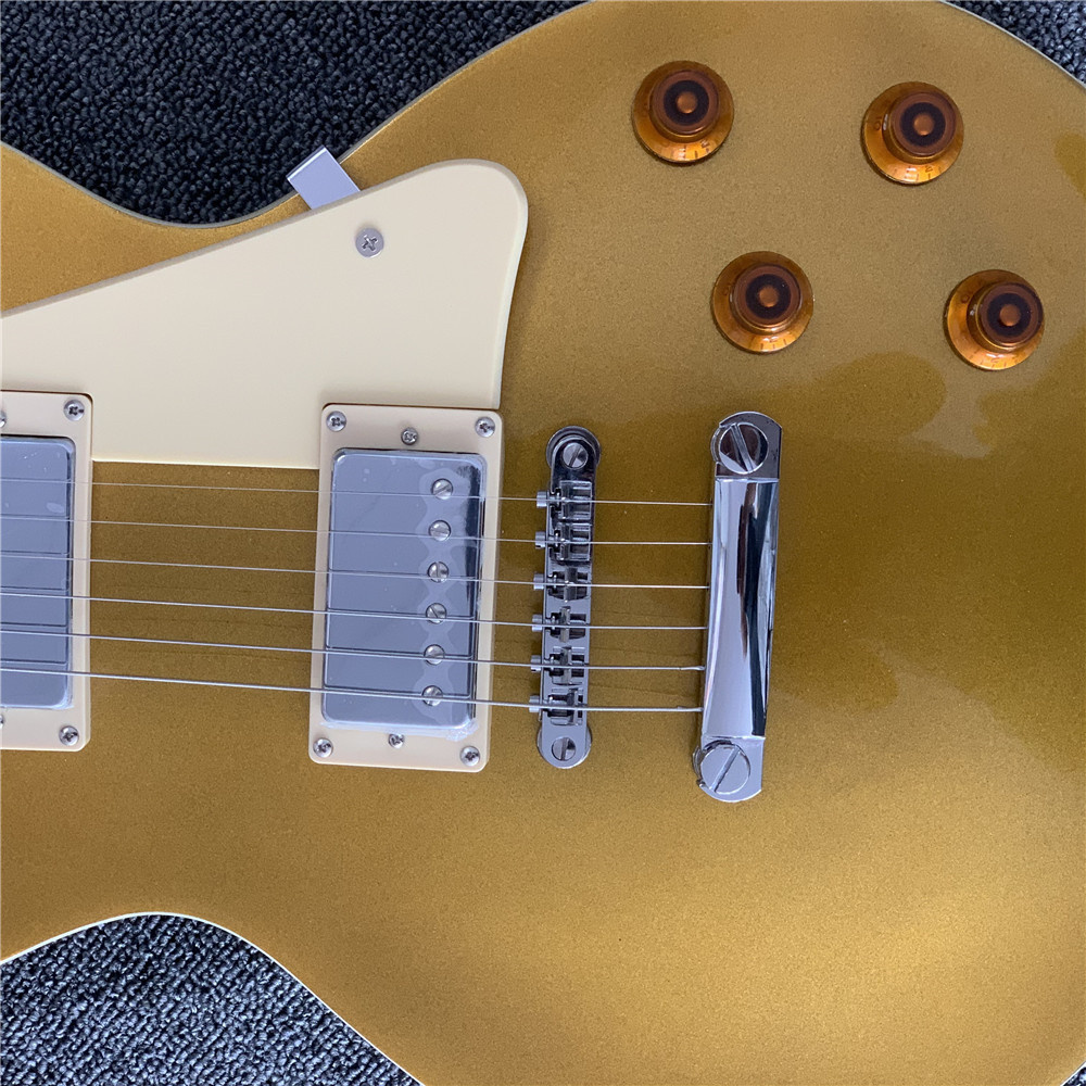 

Big gold face electric guitar, super sound, great feel, free delivery home