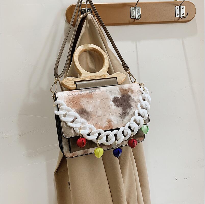 

Factory wholesale women handbag sweet tassels womens shoulder bag color printed leather messenger bags fashion woodenes handle handbags