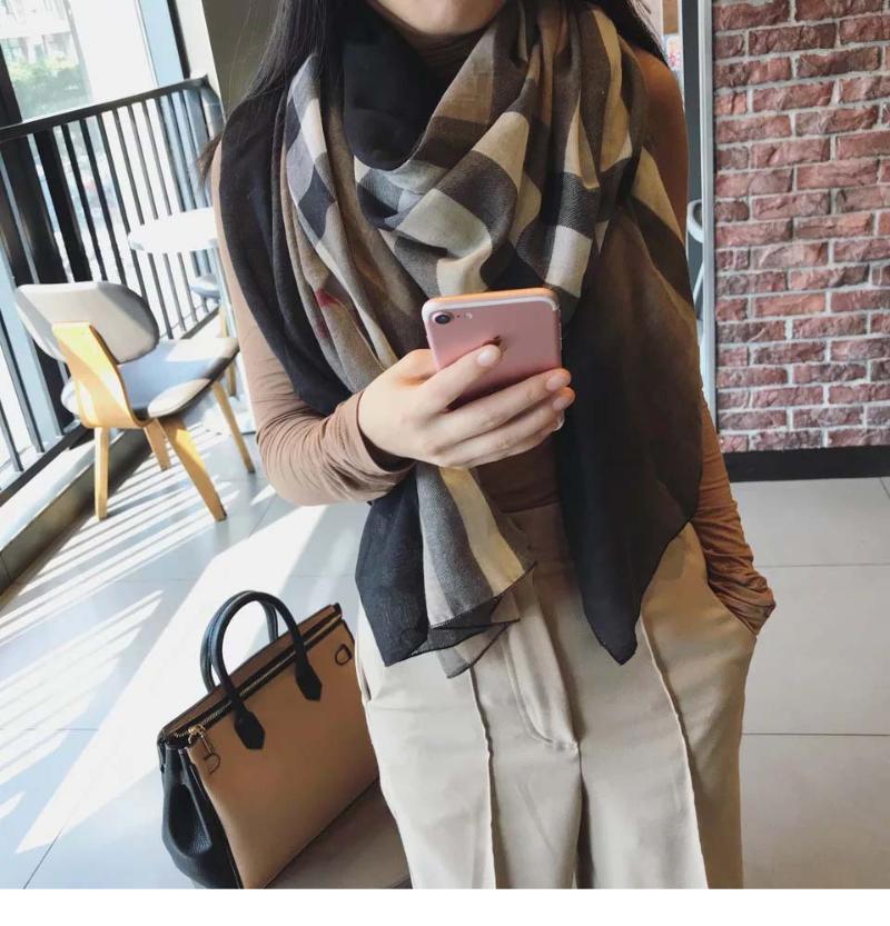 

Scarf Chic Retro Gradualized Plaid Cotton Linen Tourism Sunscreen Shawl Trend Designer Long Scarves