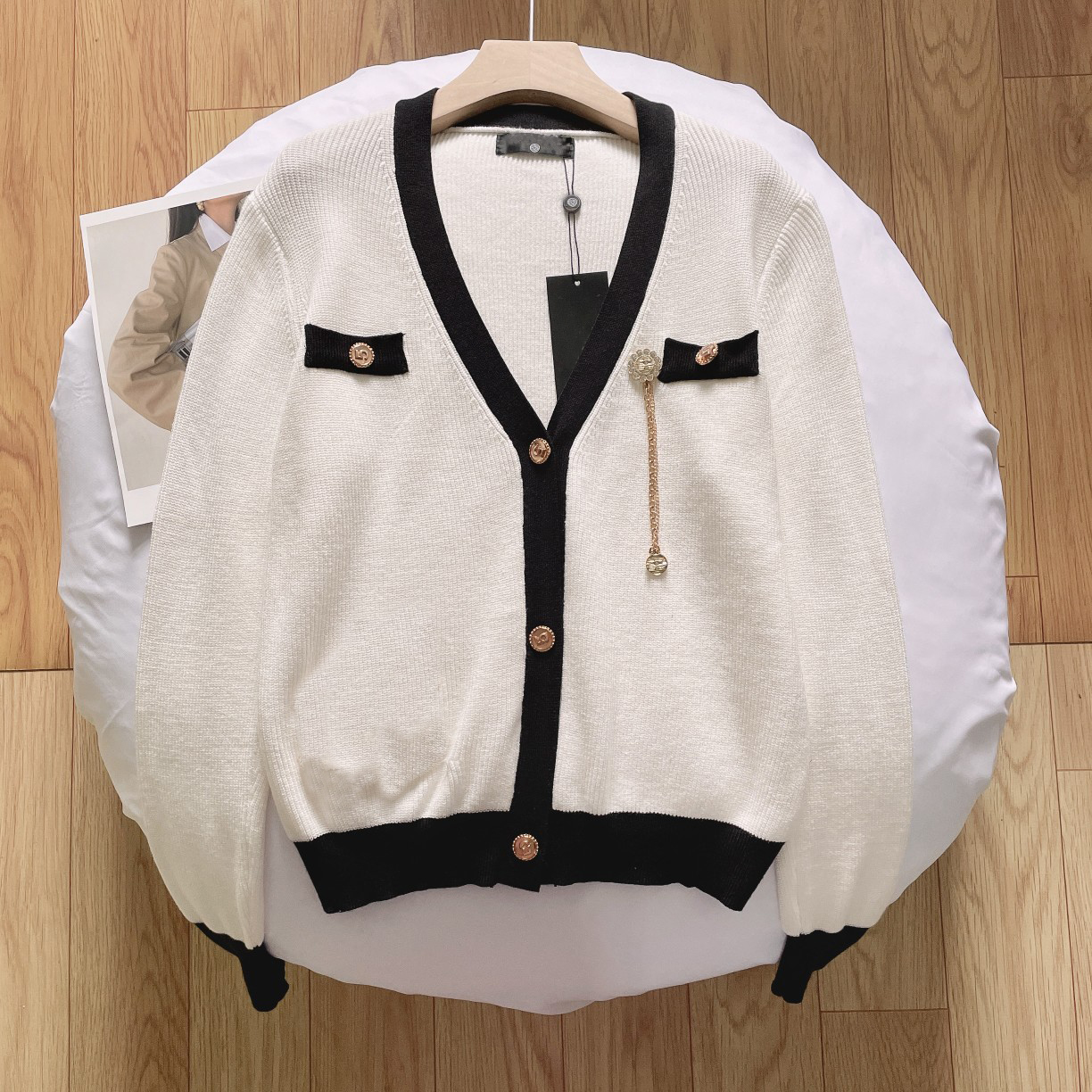 

Designer Women's Sweaters Fashion Cute style Knitwear Knitted cardigan long sleeves loose Spring/Autumn, White;black