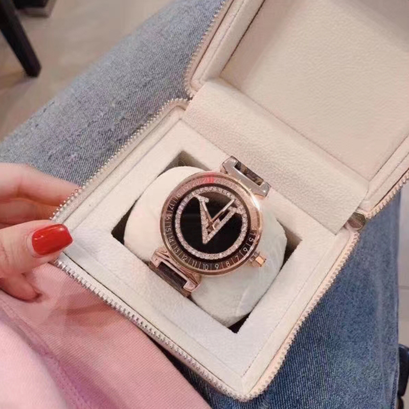 

Newarrivals 40mm Men Women Watch Big V Fashion Flower Little Diamond Dial Luxury Wristwatch Leather Strap Quartz Battery Watches L27, Watch box only