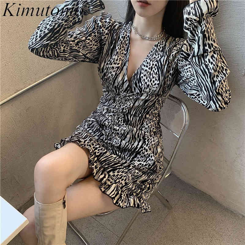 

Kimutomo Vintage Zebra Print Dress Women Spring Autumn Chic Fashion Ladies V-neck Slim Waist Ruffles Bodycon Vestidos 210521, Photo