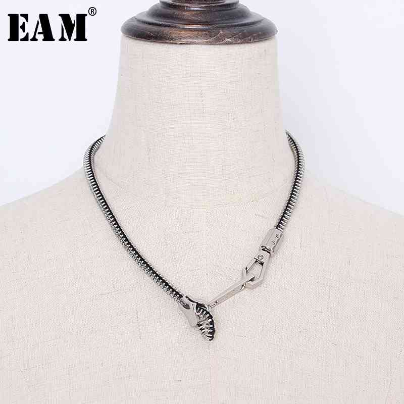 

[EAM] Women Metal Color Zipper Shaped Design Cool Necklace Temperament Fashion Tide All-match Spring Autumn 2021 1S271
