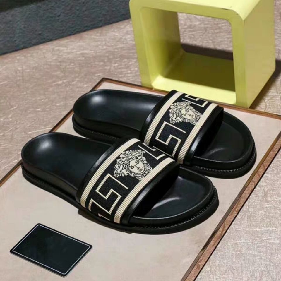 

New Summer Men Slippers in 2021, Black