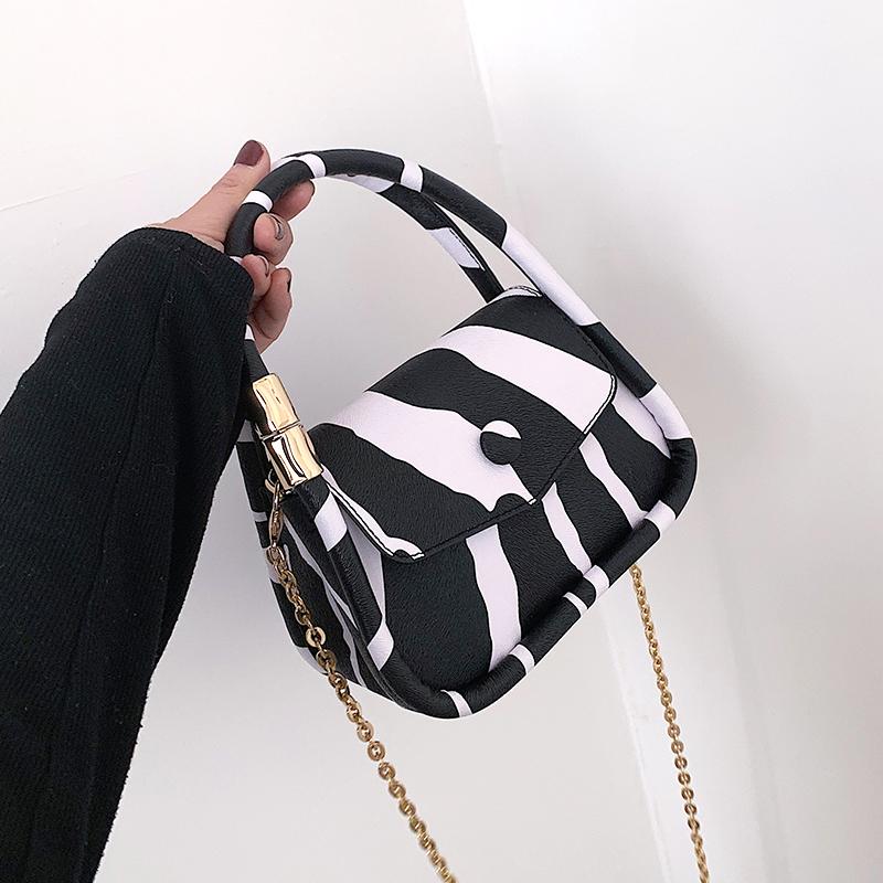 

Niche Design Handbag Female 2021 Fashion Commuter All-match Messenger Bag Senior Shoulder Square Width: 18cm Bags, Cow