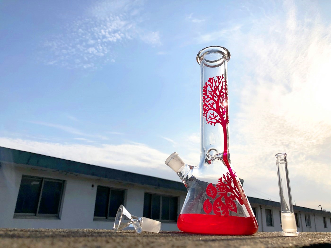 

Hookahs glass bongs big beaker Bong dab rig water pipes hot selling red/green ice catcher thickness